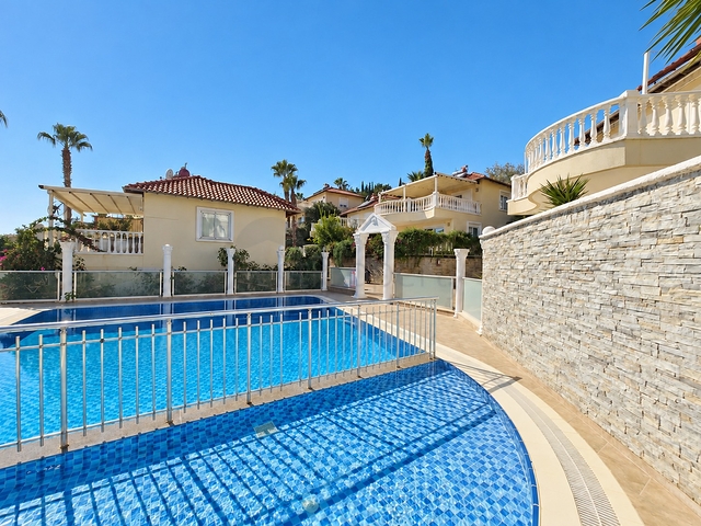 Sea View Resale Villa with 3 Bedroom for Sale in Alanya Tepe
