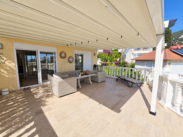 Sea View Resale Villa with 3 Bedroom for Sale in Alanya Tepe